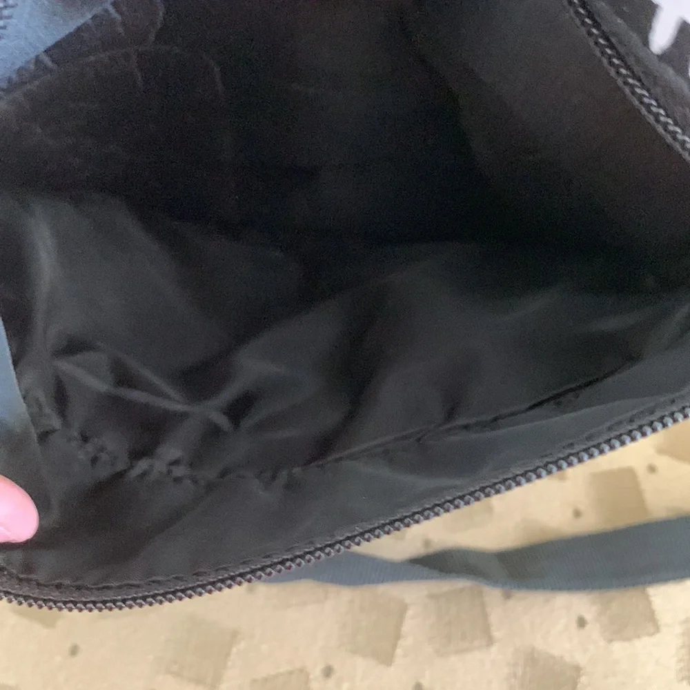🍾 HOST PICK 🍾 🏝 Aruba Souvenir Travel Bag 🏝 - Picture 5 of 7